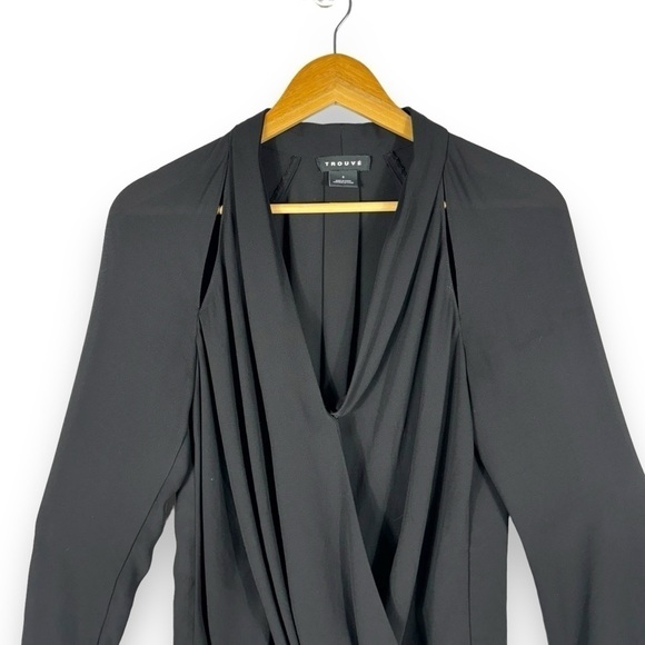 Trouve Draped Surplice Shoulder Cut Out Blouse, Black, Size Small - Picture 3 of 8